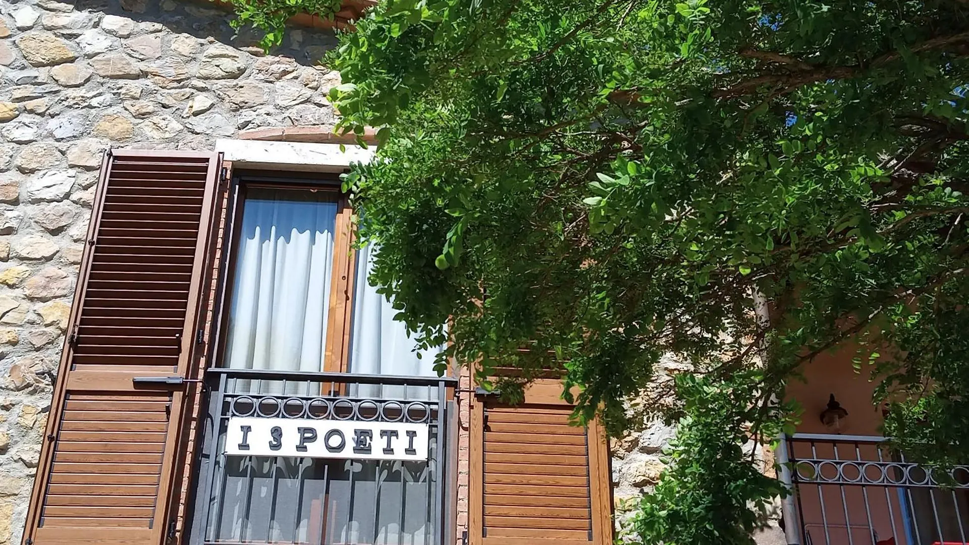 דירות סטורניה I Tre Poeti